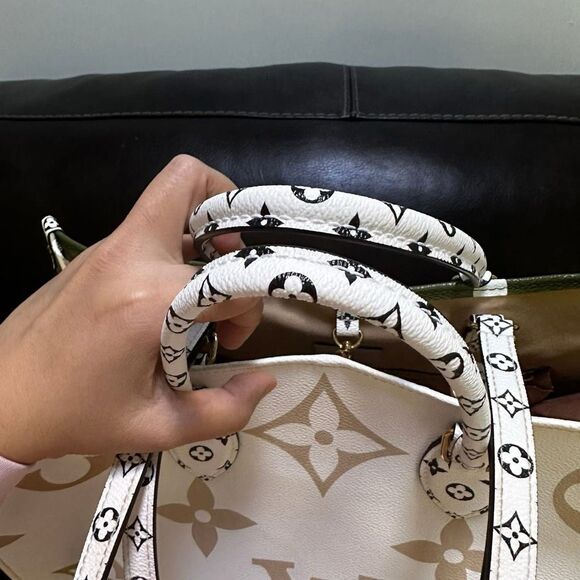 Louis Vuitton Onthego GM Khaki and Beige Bicolor LIMITED EDITION - Picture 6 of 16